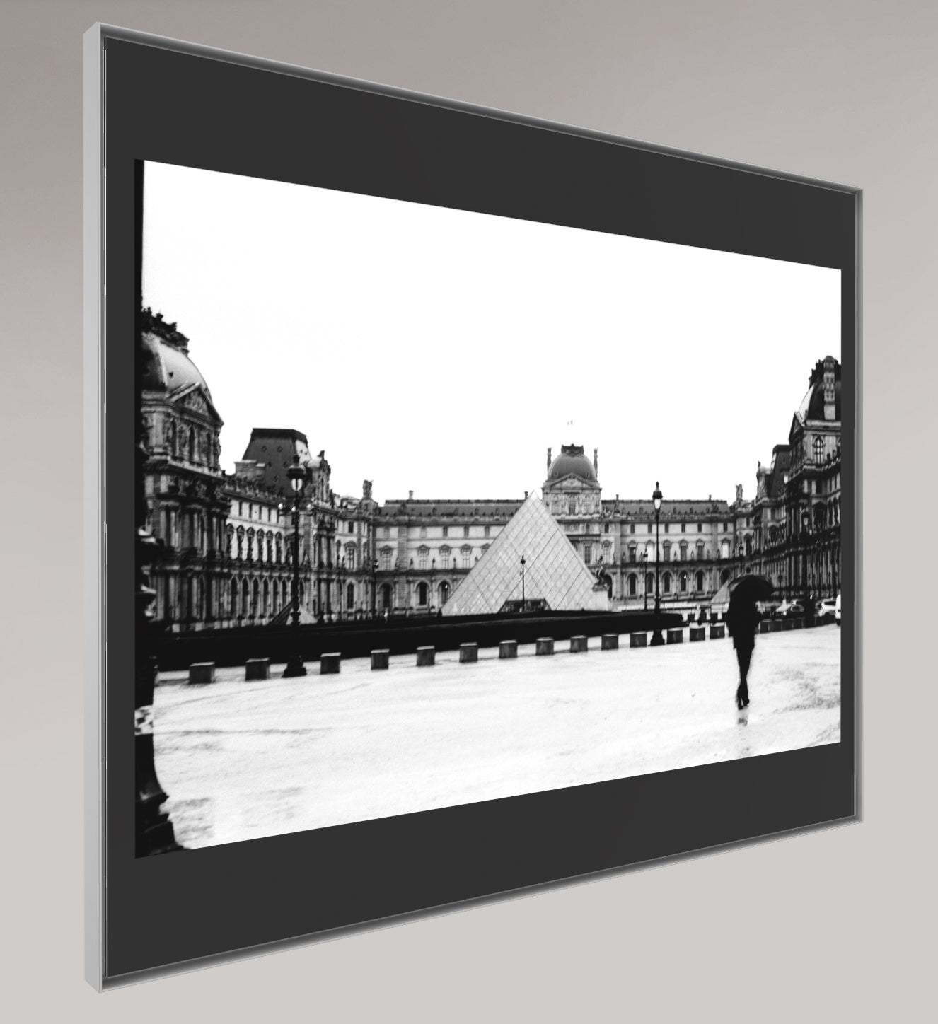 A rainy day at the Louvre